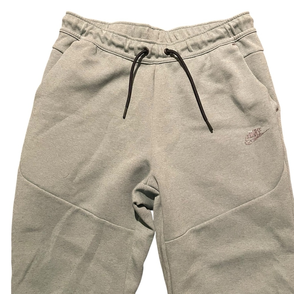 Nike tech fleece mens L green joggers - Picture 3 of 6